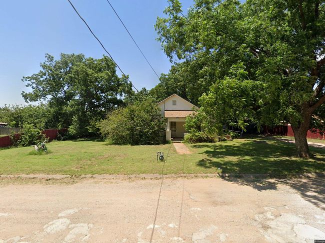 Photo of 104 W Campbell Ave