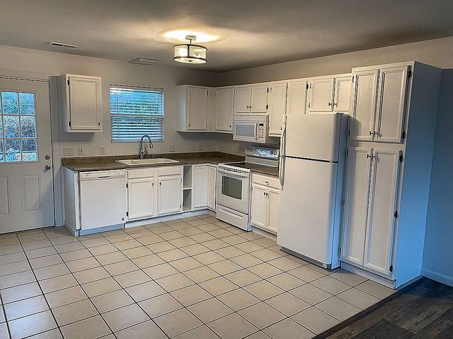 Image of 258 Bradley St