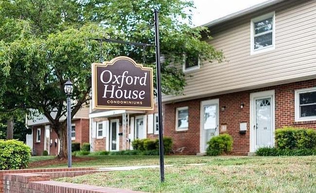 Photo of 101 Oxford Pl Apt 10, High Pt, NC