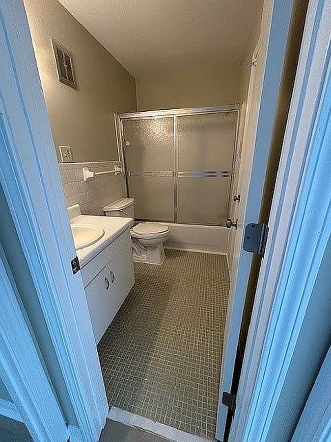 Image of 4009 Old Shell Rd Apt E20