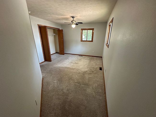 Photo of 419 N Van Buren Ave, Pierre, SD