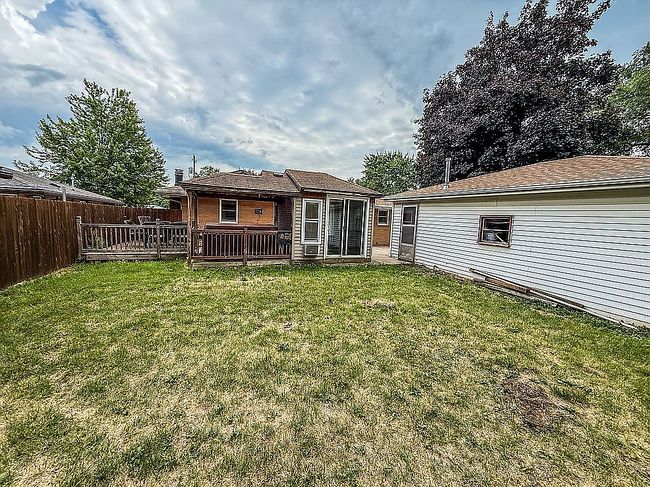 Photo of 1809 Pearl Dr, West Des Moines, IA