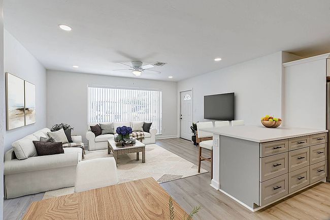 Image of 915 Bianca Dr Ne
