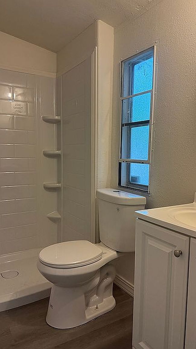 Additional photo 3 of property located at 828 S Choctaw Ave