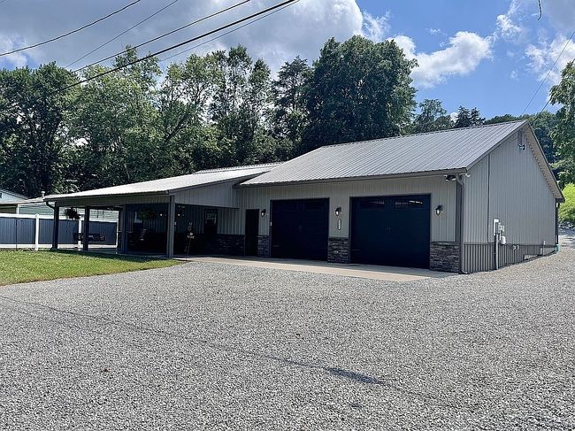 Photo of 11300 Harrison Ln, Fairdale, KY