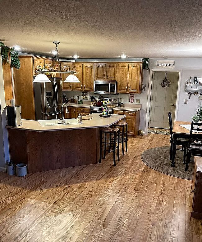 Photo of 18 Meadowview Est, Mattoon, IL