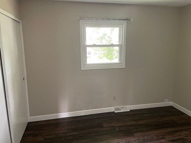 Photo of 624 S 4th St, Eldridge, IA