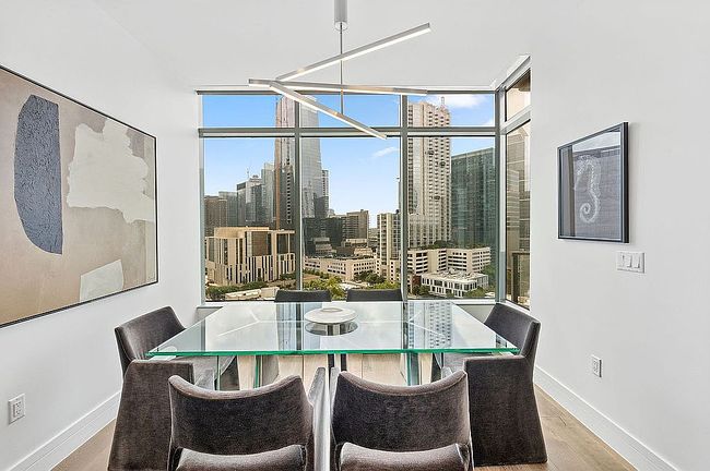 Image of 501 West Ave #1405