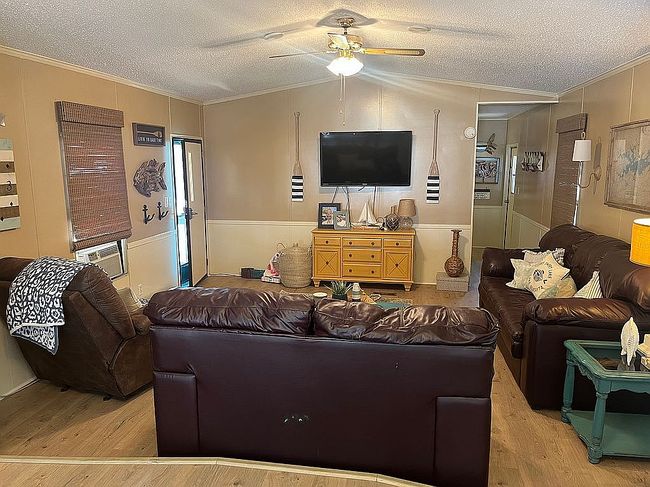 Image of 151 Harbor Oaks Dr