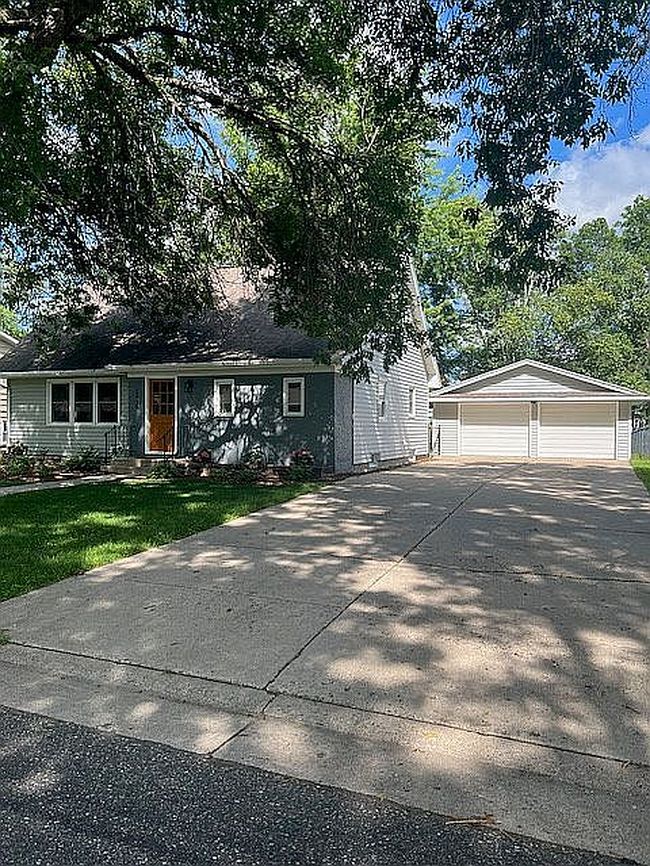 Photo of 1013 17th St Sw, Willmar, MN
