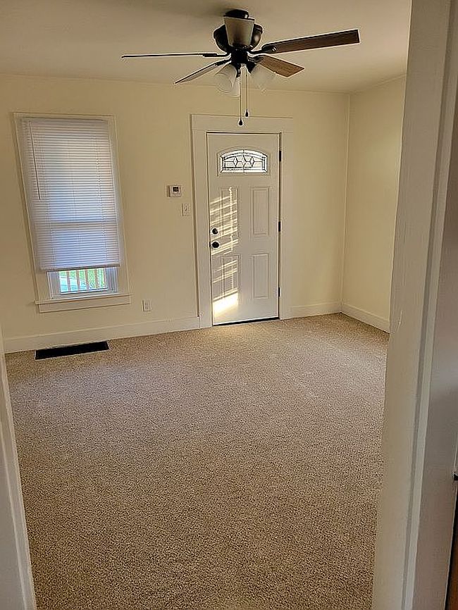 Photo of 815 Hazlett Ave, Brackenridge, PA