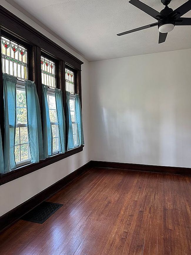 Photo of 505 N Center St, Clinton, IL