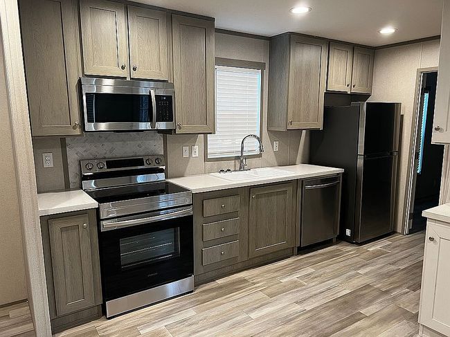 Image of 557 Bear Hollow Rd #9