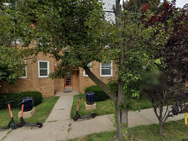 Image of 14 E 50th # 1E St
