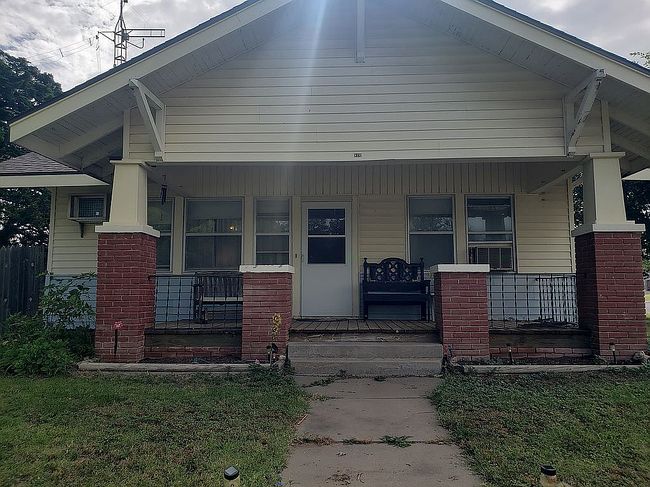 Photo of 820 S Locust St, Shattuck, OK