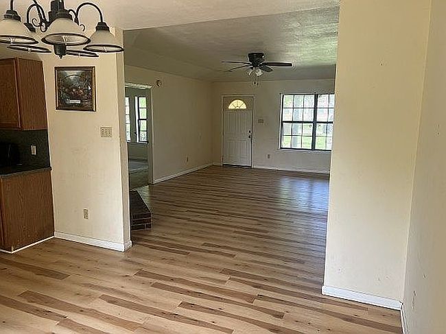 Photo of 105 W 13th Ave, Corsicana, TX