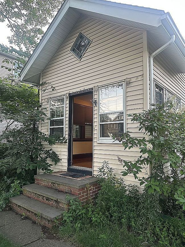 Photo of 29 Oval Rd, Quincy, MA