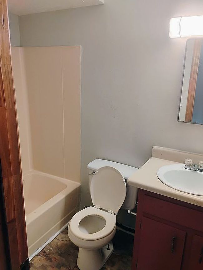 Image of 2716 Clayton Dr Nw