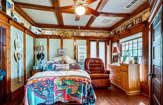 Photo of 132 S Ward St, Italy, TX