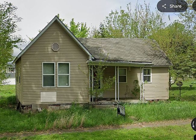 Photo of 230 W 3rd St, Latham, IL