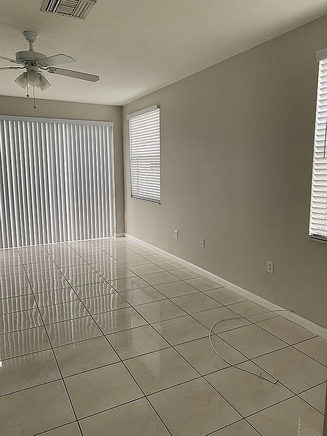 Photo of 16452 Nw 22nd St, Pembroke Pines, FL