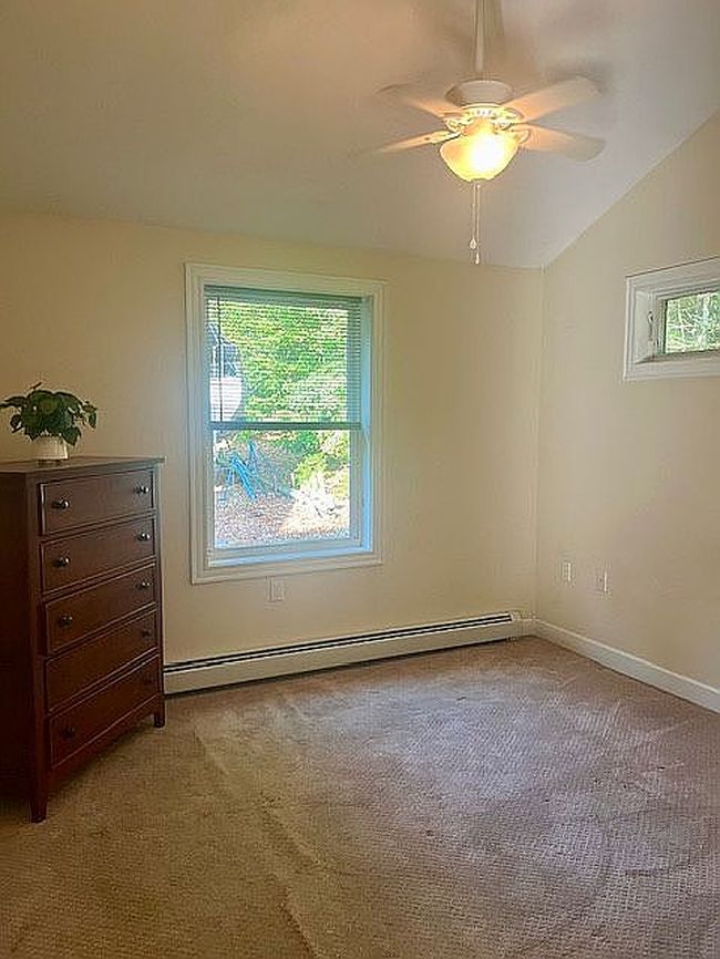 Photo of 39 White Oak Ln, Alfred, ME