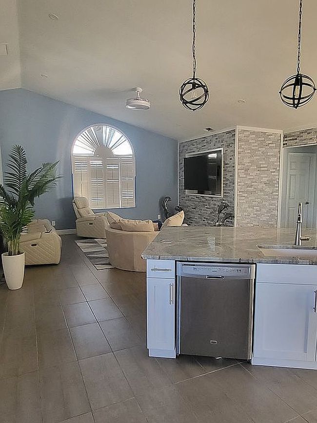 Image of 1210 Sw 51st Ter