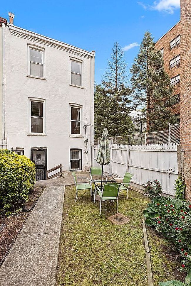Photo of 342 Carroll St, Brooklyn, NY