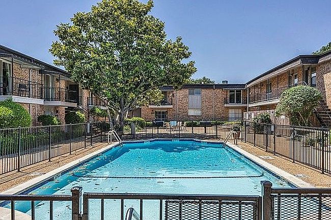 Image of 10240 Regal Oaks Dr #C