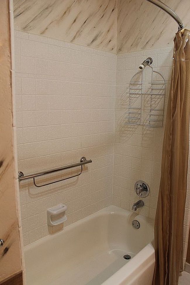 Additional photo 2 of property located at 305 Stratford Dr