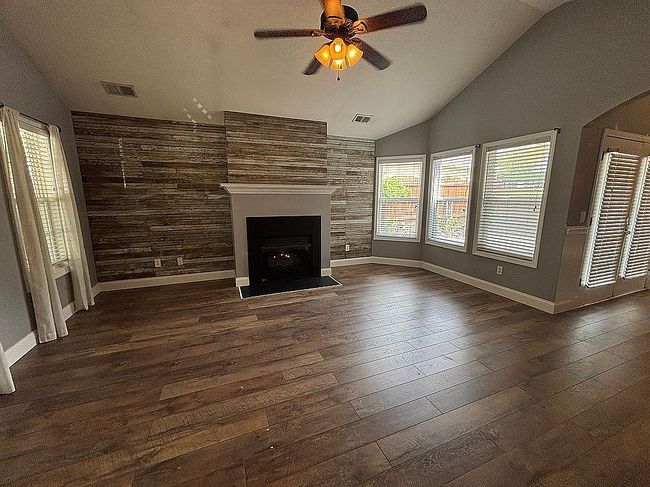 Photo of 5052 Kathryn Glen Dr, Acworth, GA