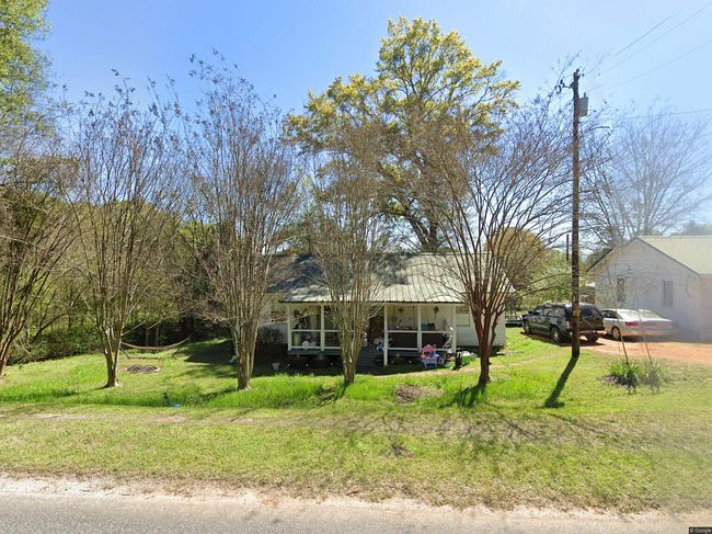 Photo of 802 Oak Heights Rd, Tallassee, AL