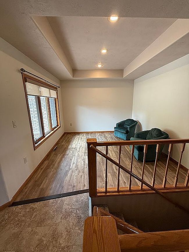 Photo of 1424 Sharpstone Dr, Mitchell, SD