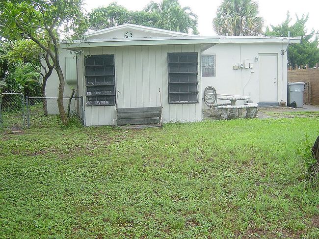 Image of 900 Ne 11th Ave