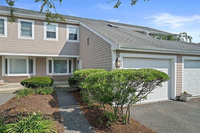 Photo of 11 Brigantine Ln, Quincy, MA