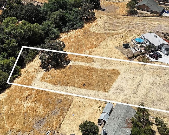 Photo of 19528 Moon Dr, Tehachapi, CA