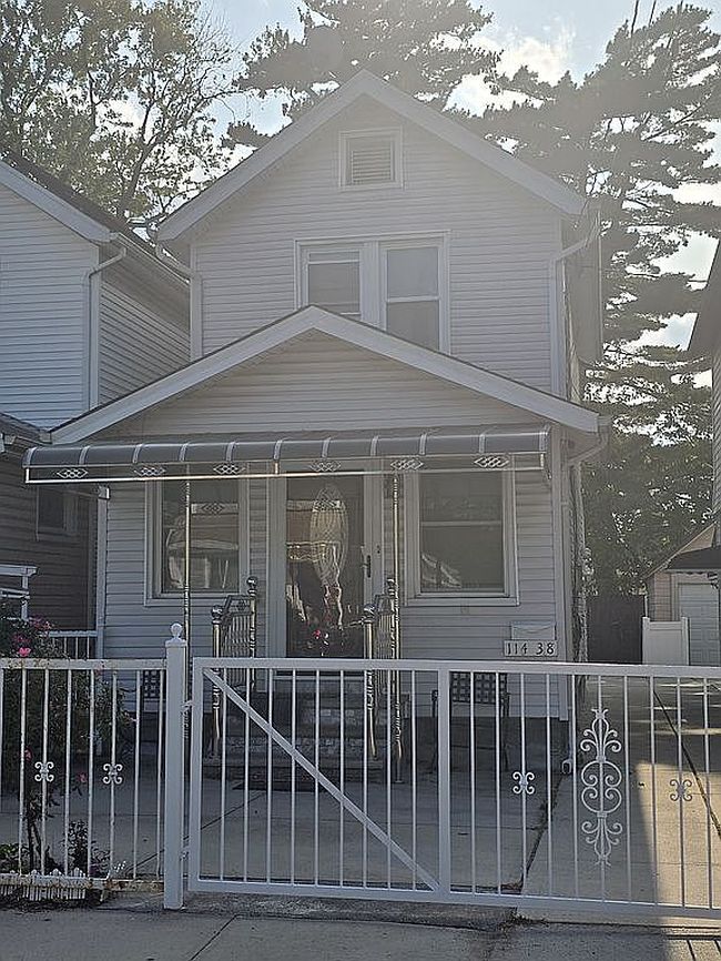 Photo of 11438 125th St