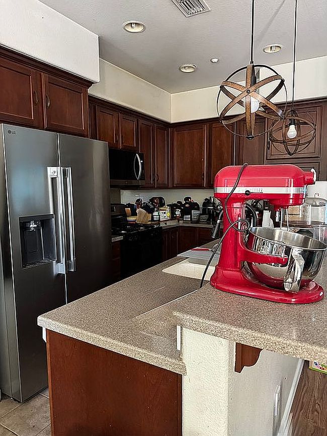 Photo of 136 W Saltillo Ln, Mountain House, CA
