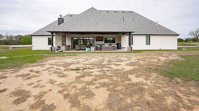 Image of 2211 N Fairlake Dr
