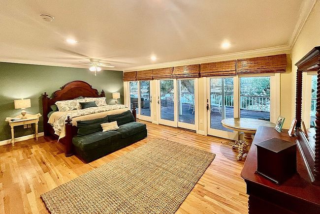 Image of 214 S Cove Ln