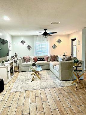 Preview of property located at 2545 El Portal Ave
