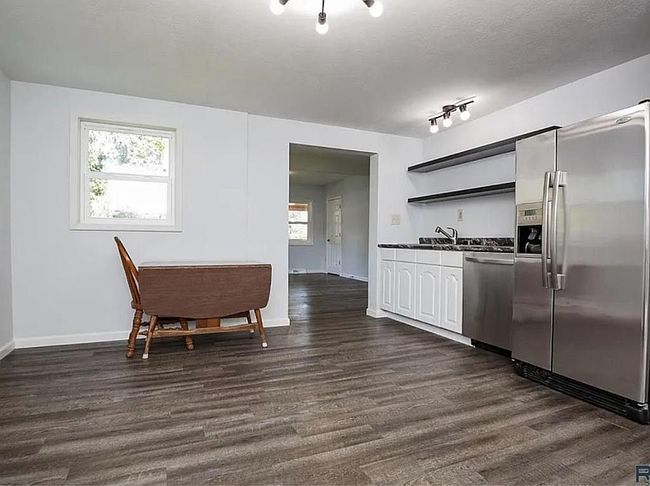 Additional photo 3 of property located at 202 S 4th St