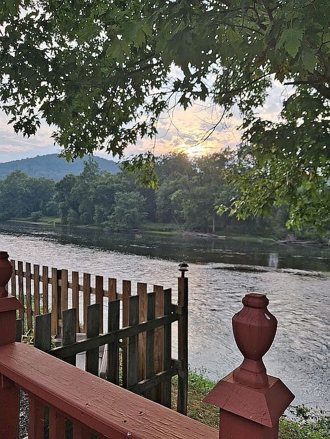 Photo of 150 River Valley Rd, Irvine, PA