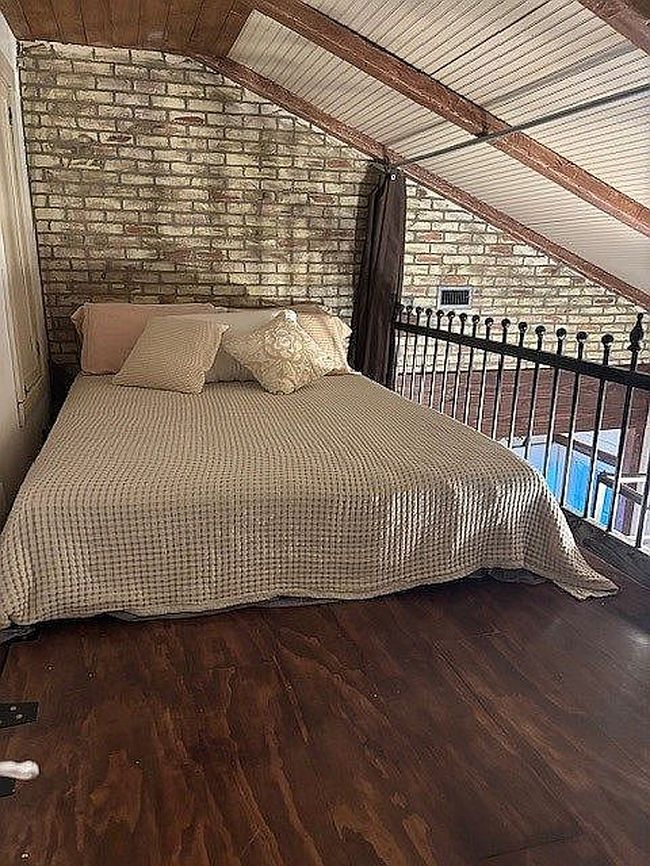 Photo of 2338 Magazine St Apt 9, New Orleans, LA