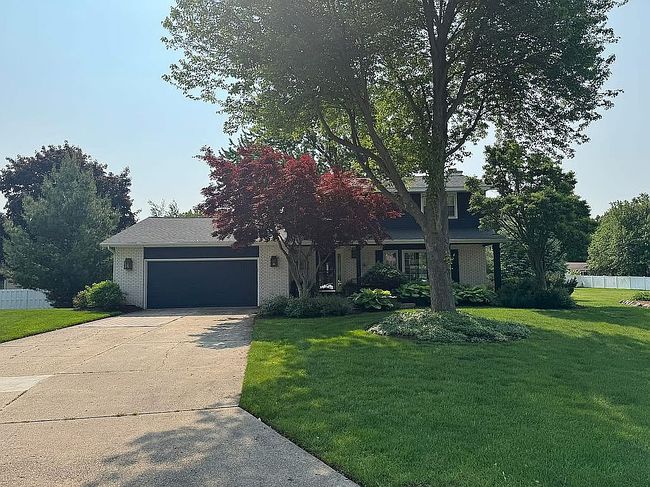 Photo of 1910 Mellowwood Ct E, Jenison, MI