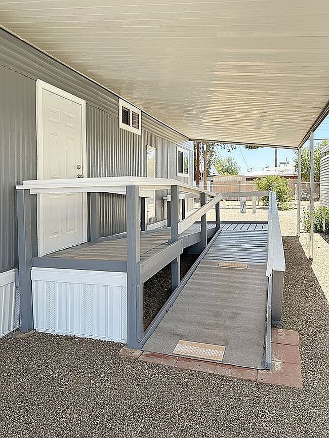 Image of 3833 N Fairview Ave Unit 9