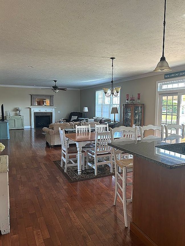 Photo of 1106 Milldale Dr, Rochester, IL