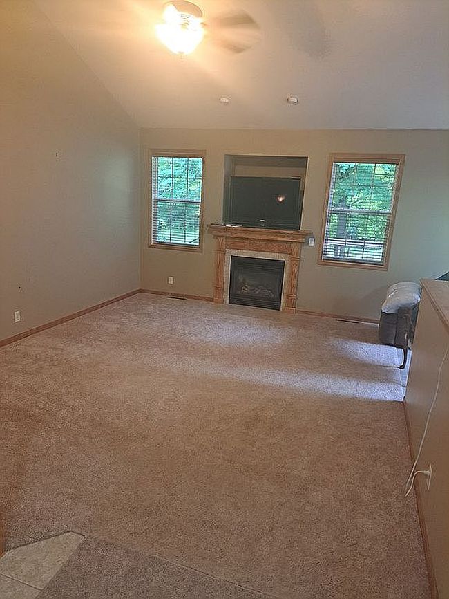 Photo of 1670 Overlook Dr, Dixon, IL
