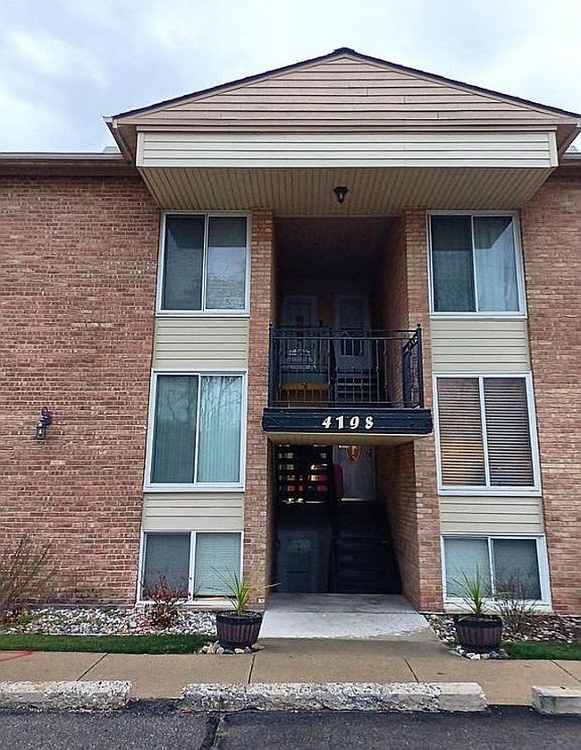 4198 Packard St Apt 3, Ann Arbor, MI
