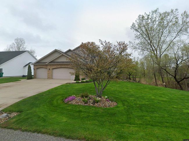 Photo of 5350 Glacier Dr, Erie, PA